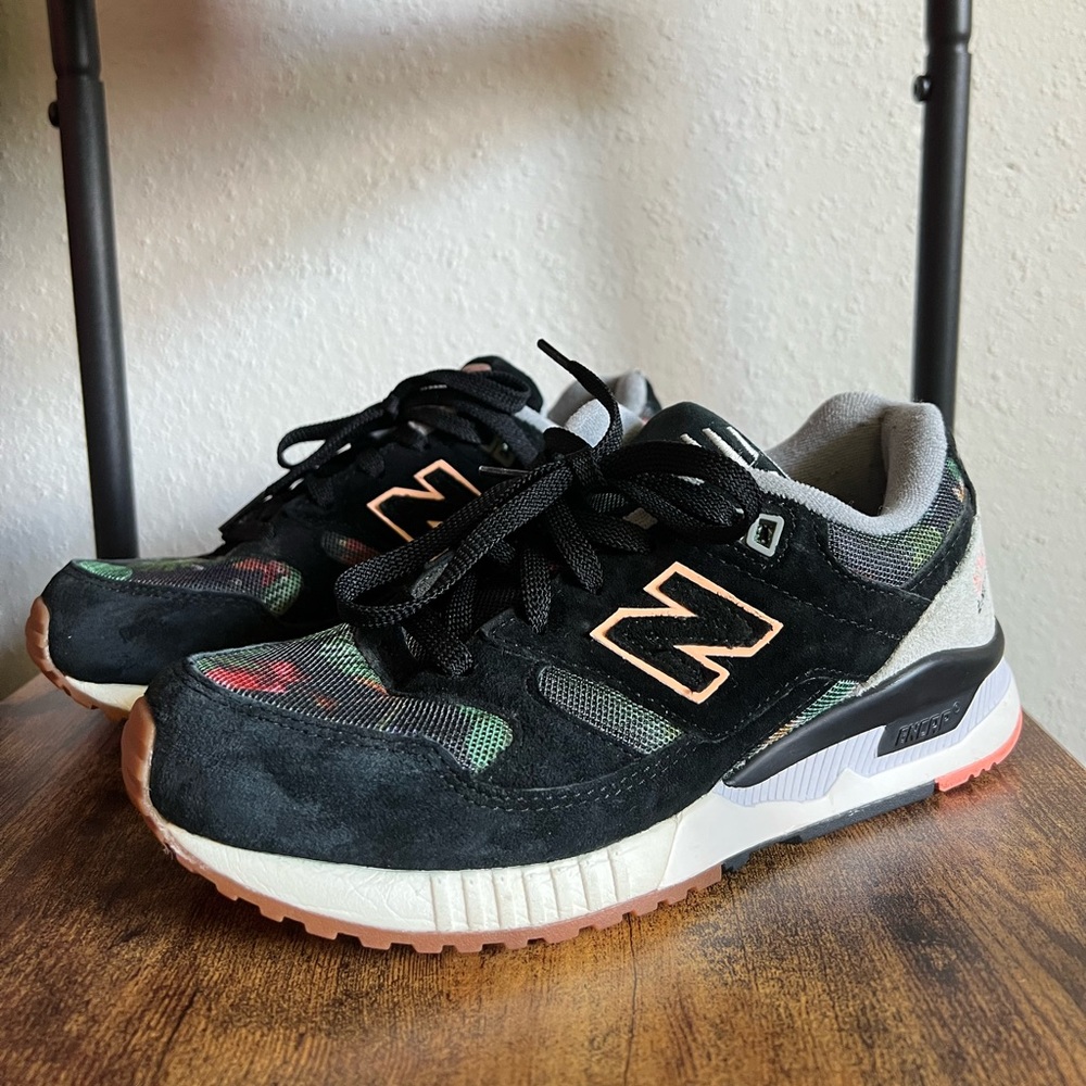 New Balance 530 Floral Ink Print. Size 6.5.